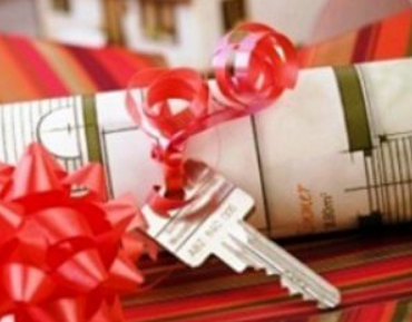 Передача в дар доли в квартире: особенности оформления и налогообложения для близких родственников